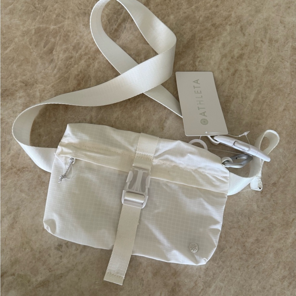 NWT! Athleta white Oslo crossbody / belt bag